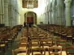  chaises pour les fidèles